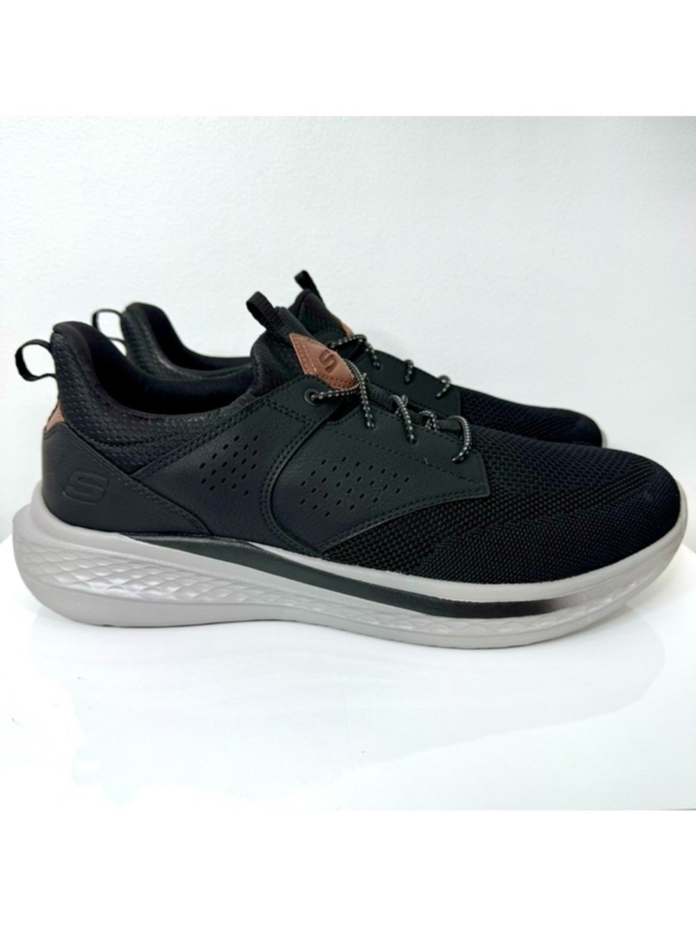Sekchers Slade Breyer Sneaker Extra Wide Fit Memory Foam Men's Size 11.5 Walking